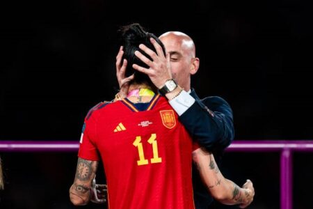 “Se Acabo: New Documentary Explores the Kiss that Changed Spanish Football Forever”
