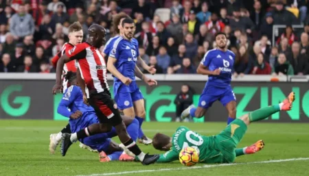 EPL: Huge task ahead for Van Nistelrooy as Brentford thrash Leicester 4-1