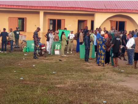 Ondo: INEC shares election materials to polling units