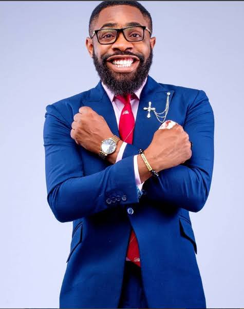 Comedian Arole