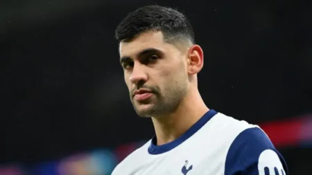 Romero criticizes Spurs board over lack of investment