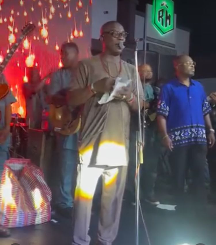 K1 was seen showering Pasuma with praises and prayers,
