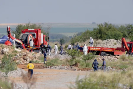 Over 100 dead in illegal South African gold mine