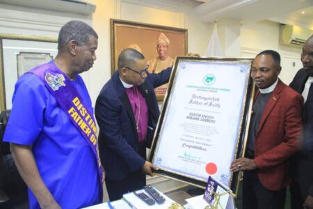 Pastor Enoch Adeboye honoured as ‘Distinguished Father of Faith’ by CAN, south west