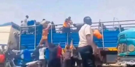 Gombe youths loot truckload of Seyi Tinubu’s Ramadan palliatives