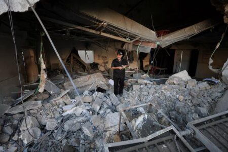 Israeli missiles strike Gaza hospital, forcing patients to flee