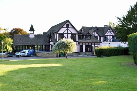 Mannings Heath Golf Course in Sussex, dra
