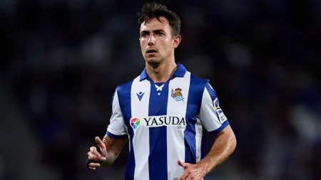 Martin Zubimendi set for medical ahead of £51m move to Arsenal, with all paperwork signed; Gunners eye more signings and contract renewals this summer.