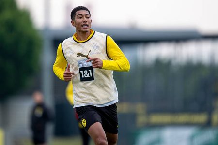 Jobe Bellingham joins Dortmund but aims to forge own path Jobe Bellingham joins Dortmund for £31m, following brother Jude's path but aiming to build his own legacy. "I'm not following in anyone's footsteps," he says.