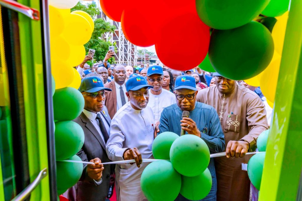NNPC donates 35 CNG buses to support presidential clean energy initiative NNPC handing over the donated 35 hybrid Compressed Natural Gas (CNG)-powered buses to the Presidential Initiative on CNG (Pi-CNG)