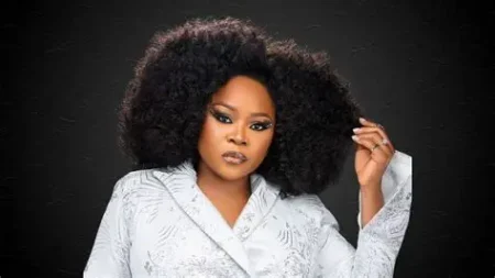 Omawumi counters Timaya’s claim of Burna Boy’s ‘disrespect’ Omawumi