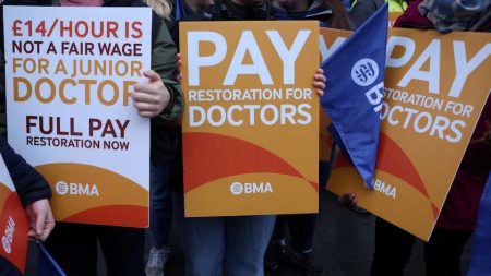UK junior doctors’ strike confirmed as talks collapse doctors