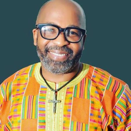 ‘Pete Edochie is my junior colleague’, Yemi Solade claims Veteran Nollywood actor Yemi Solade speaking during a podcast interview where he discusses his fallout with the church and views on Nollywood’s origins.