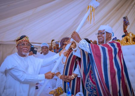 Aiyedatiwa ends decades-long royal dispute, installs new monarch in Akungba Lucky Aiyedatiwa presenting staff of office to Oba Isiaka Oseni Adu
