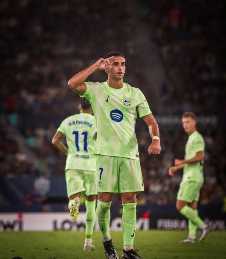 La Liga: Barcelona defeat Levante to win first match Barcelona defeats Levante