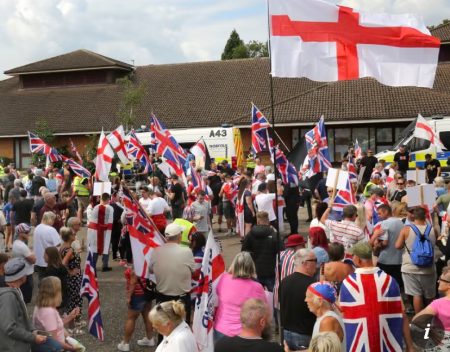 MPs warn of surge in online abuse amid immigration tensions Protest against online abuse amid immigration