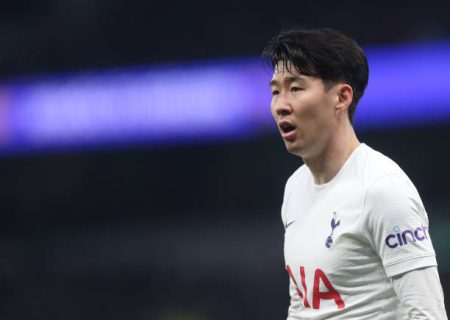 Son Heung-min set to join LAFC for £20m after leaving Spurs, possibly breaking MLS transfer record; ends 10-year Tottenham spell with 173 goals.
