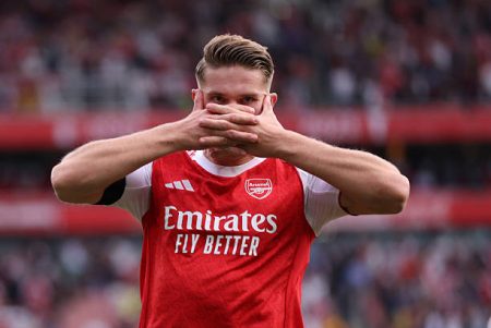 Arsenal thrash Leeds 5-0: Gyökeres scores first goals, Timber shines, 15-year-old Dowman debuts; injuries to Saka and Ødegaard a concern.