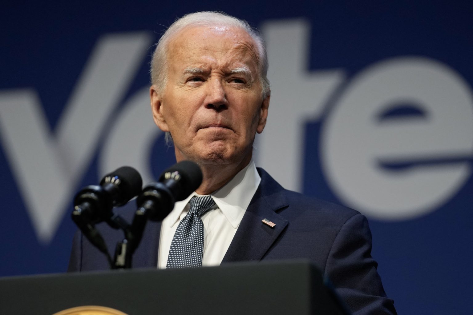 Biden undergoes surgery to remove skin cancer lesions   Biden undergoes surgery to remove skin cancer lesions