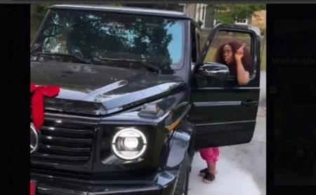 Davido gifts Chioma 2025 Mercedes-Benz G-Wagon worth ₦240m Chioma and her G-wagon
