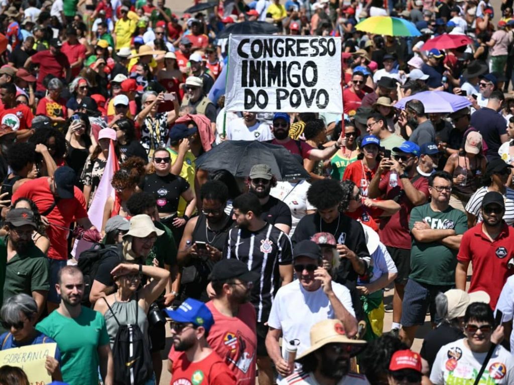 Brazilians rally against proposed Bolsonaro amnesty bill