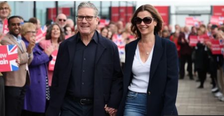 Starmer slams reform UK’s migration plans as labour conference opens Keir Starmer and his wife Victoria