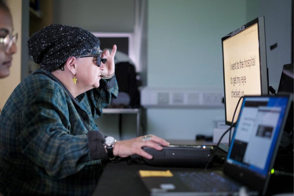 UK surgeons give new hope to blind patients with bionic eye implant A Wiltshire woman who lost her sight to age-related macular degeneration has regained the ability to read after undergoing a pioneering