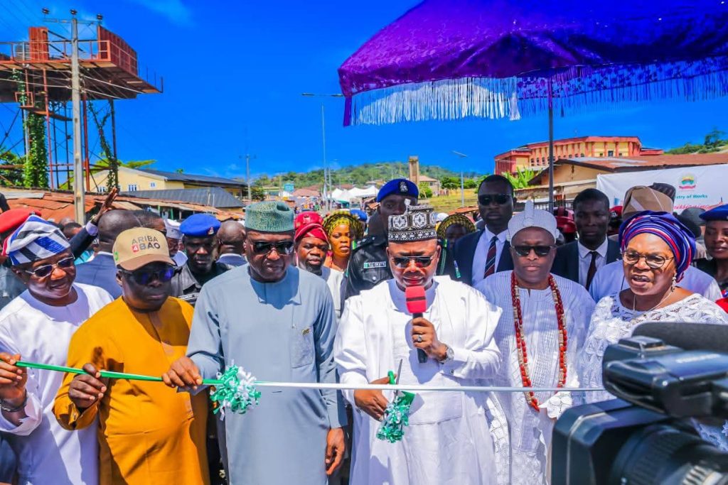 ‘You came prepared’ – Ododo hails Oyebanji’s performance Usman Ododo, Biodun Oyebanji and others during the projects commissioning