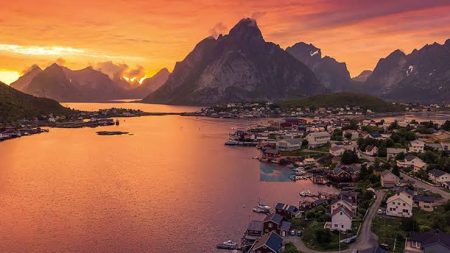 Picture depicting night or morning