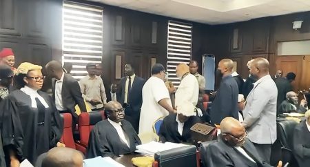 Court adjourns Nnamdi Kanu’s trial as defence team withdraws IPOB leader Nnamdi Kanu appears before the Federal High Court in Abuja as his defence lawyers withdraw, with the court adjourning the trial to 24 October.