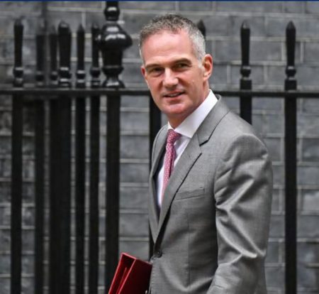 Labour MPs warn ministers of business chaos over gender guidance Labour MPs warn ministers of business chaos over gender guidance