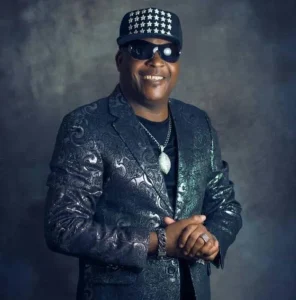 Shina Peters reveals how ‘madman’ stunt helped rebuild his image Veteran afrojuju singer, Shina Peters