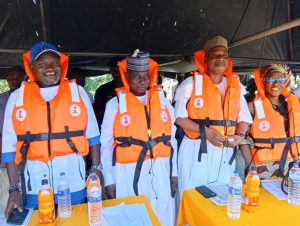 Kwara govt enforces ‘no life jacket, no entry’ rule, distributes 2,500 jackets Kwara Government Executives