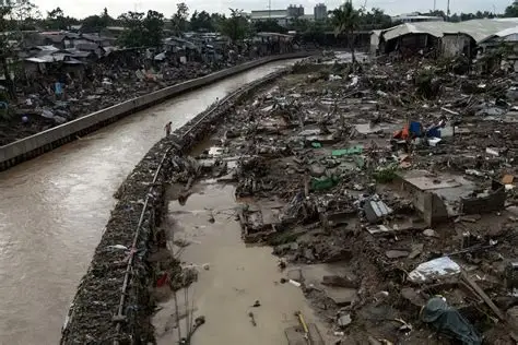 Typhoon Kalmaegi leaves over 100 dead, Philippines declares state of emergency