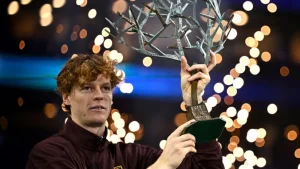 Jannik Sinner beat Felix Auger-Aliassime to win the Paris Masters and reclaim the world No.1 ranking from Carlos Alcaraz ahead of the ATP Finals.