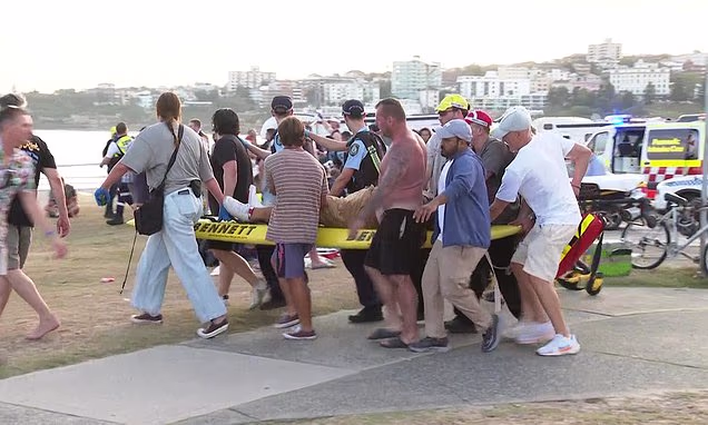 10 dead in Bondi beach mass shooting Bondi beach mass shooting