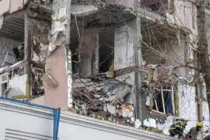 Kyiv attack overshadows renewed push for peace talks