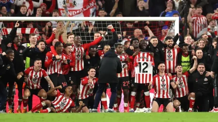 Sunderland beat Newcastle in their first Premier League derby since 2016 and celebrated by recreating a past Magpies team photo after a memorable Tyne-Wear victory.