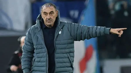 Lazio manager Maurizio Sarri has undergone a minor heart operation and is expected to return to work soon, with the club confirming he is recovering well.