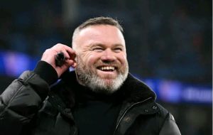 Rooney warns Manchester United fans against Premier League title expectations Rooney