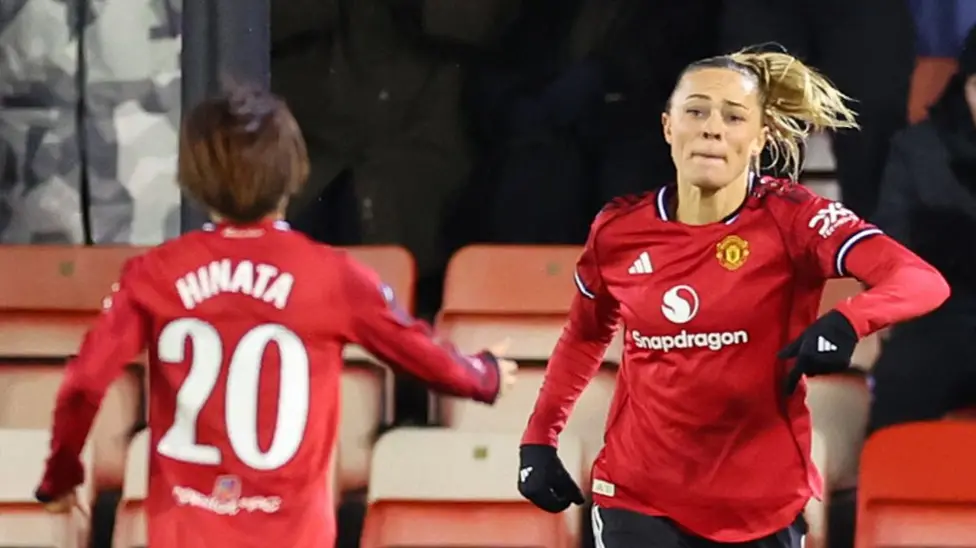 United stun Spurs with late fightback in WSL thriller Manchester United fought back from 3-0 down to draw 3-3 with Tottenham, with Fridolina Rolfö scoring twice including a dramatic stoppage-time equaliser.