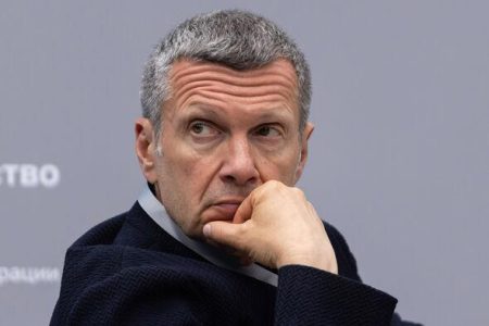 Russia urges Putin to expand beyond Ukraine as Trump weighs Greenland action