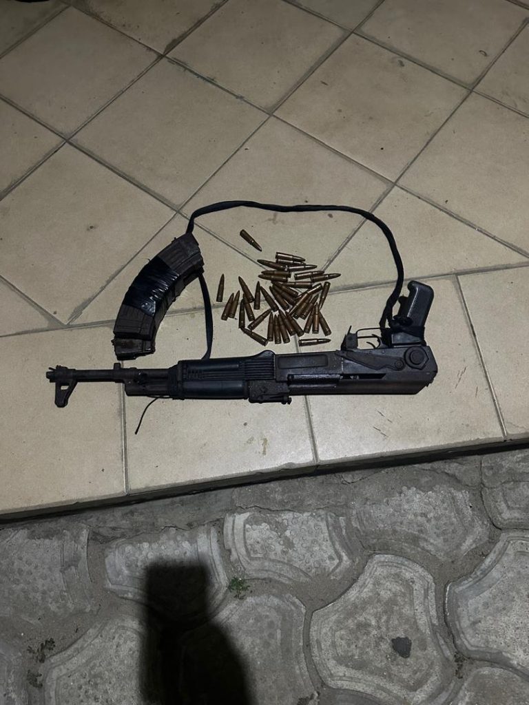 Armed kidnapper arrested with loaded magazines in Rivers The Rivers State Police Command has recorded a significant success in its fight against kidnapping and other violent crimes with the arrest