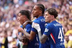 Chelsea players celebrating their 1-0 victory against Leeds United at Wembley