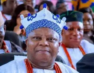 Osun State Government deposed Oba Gbenga Oloyede as Apetumodu of Ipetumodu following his fraud conviction in the United States.