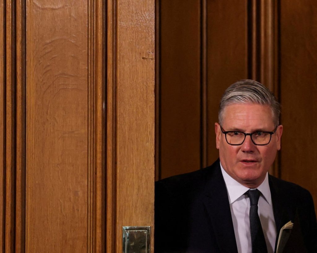 Starmer tells cabinet he will continue leading government Starmer